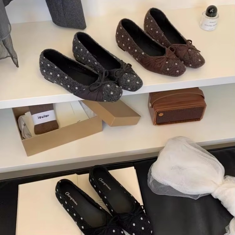 Sepatu Ballet Wanita Berbahan  - Boots ulasan dan harga