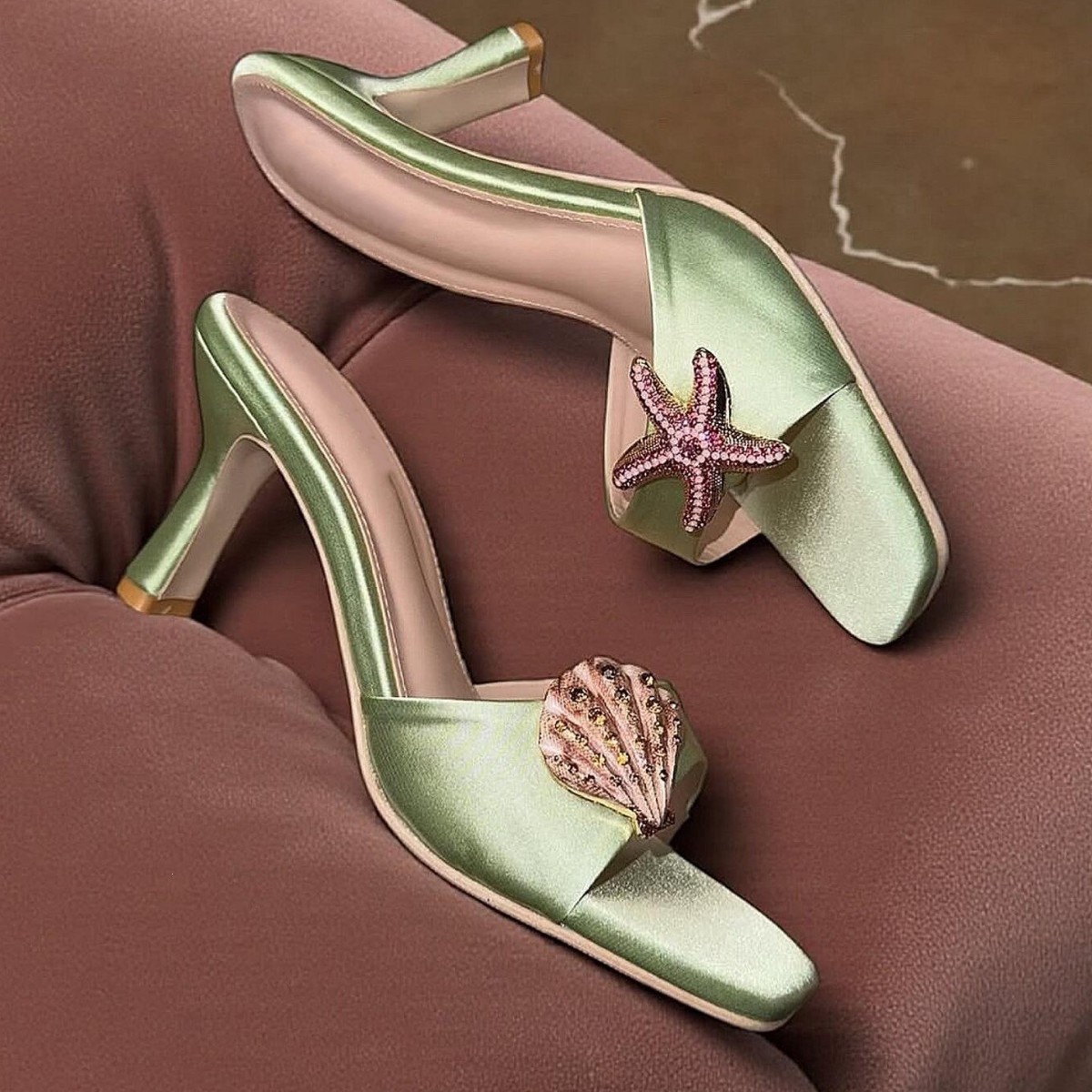 Sandal Hak Tinggi Ujung Perseg - Sandals ulasan dan harga
