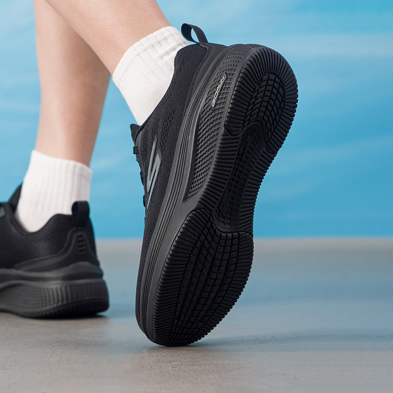 Sepatu Pria Skechers, Sepatu L - Lightweight Road Running Shoes ulasan dan harga